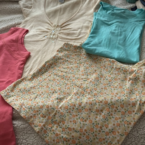 Set of 5 crop fitted tops size small women’s Tommy Hilfiger yogi am eagle etc - Picture 3 of 11